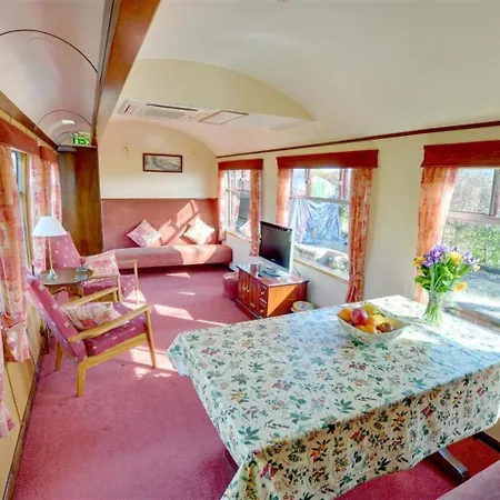 Holiday home Holiday Oscar Railway Carriage