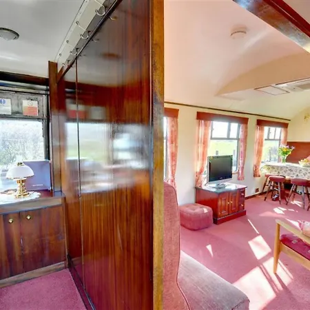 Holiday home Holiday Oscar Railway Carriage Cloughton