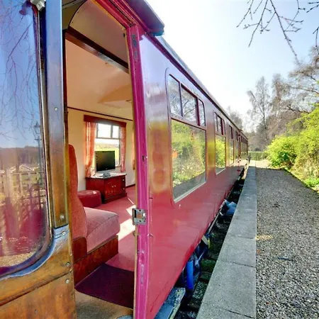 Holiday Oscar Railway Carriage Holiday home *