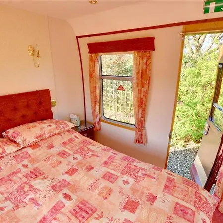 Holiday Oscar Railway Carriage Holiday home
